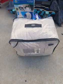 Brand New Full,/queen Comforter Set By UGG