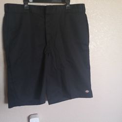 Dickies Loose Fit Shorts Black Size 42