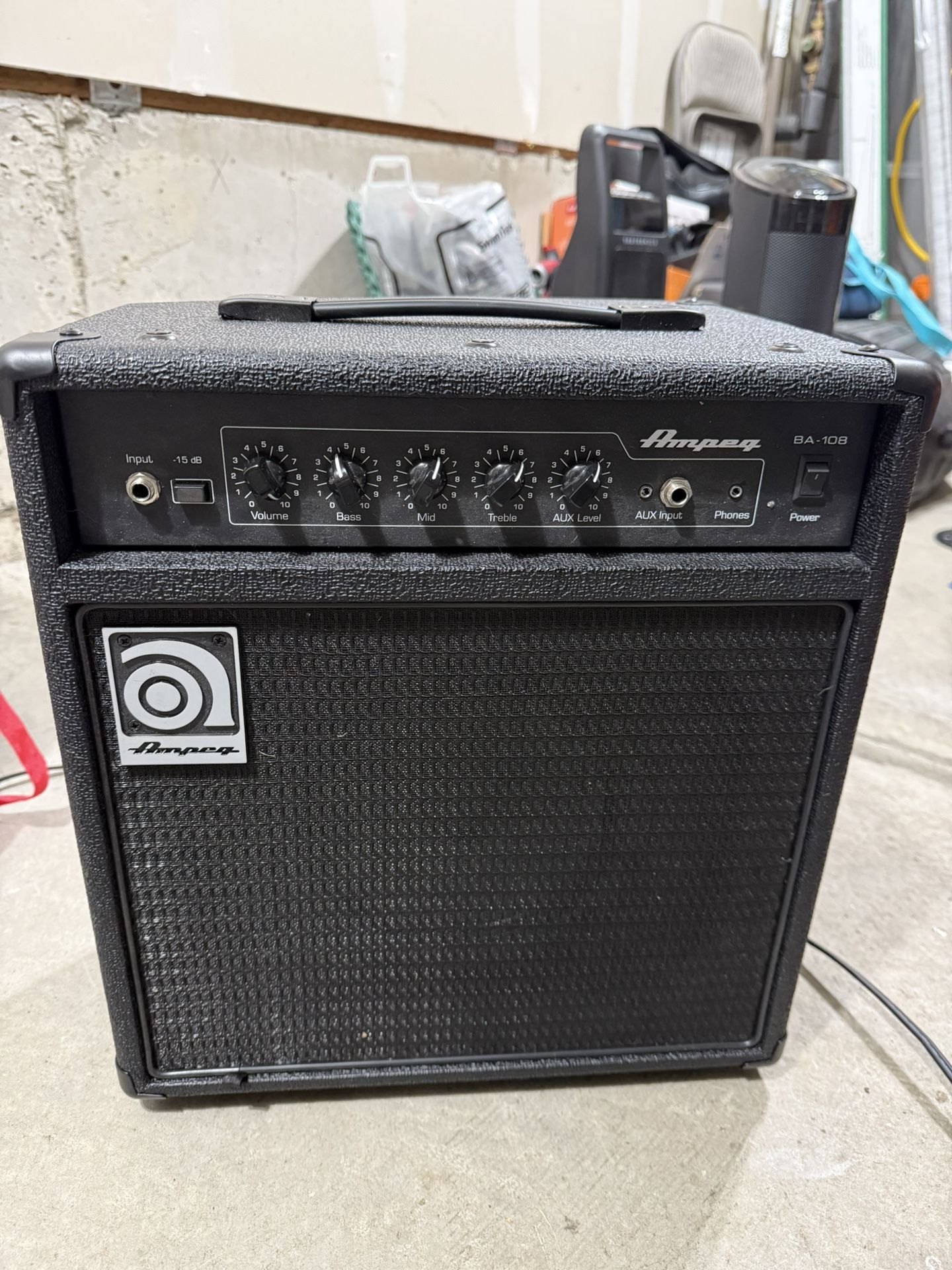 Ampeg BA-108 Bass Guitar Combo Amp