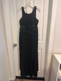 Black Sleeveless Full-Length Formal Gown