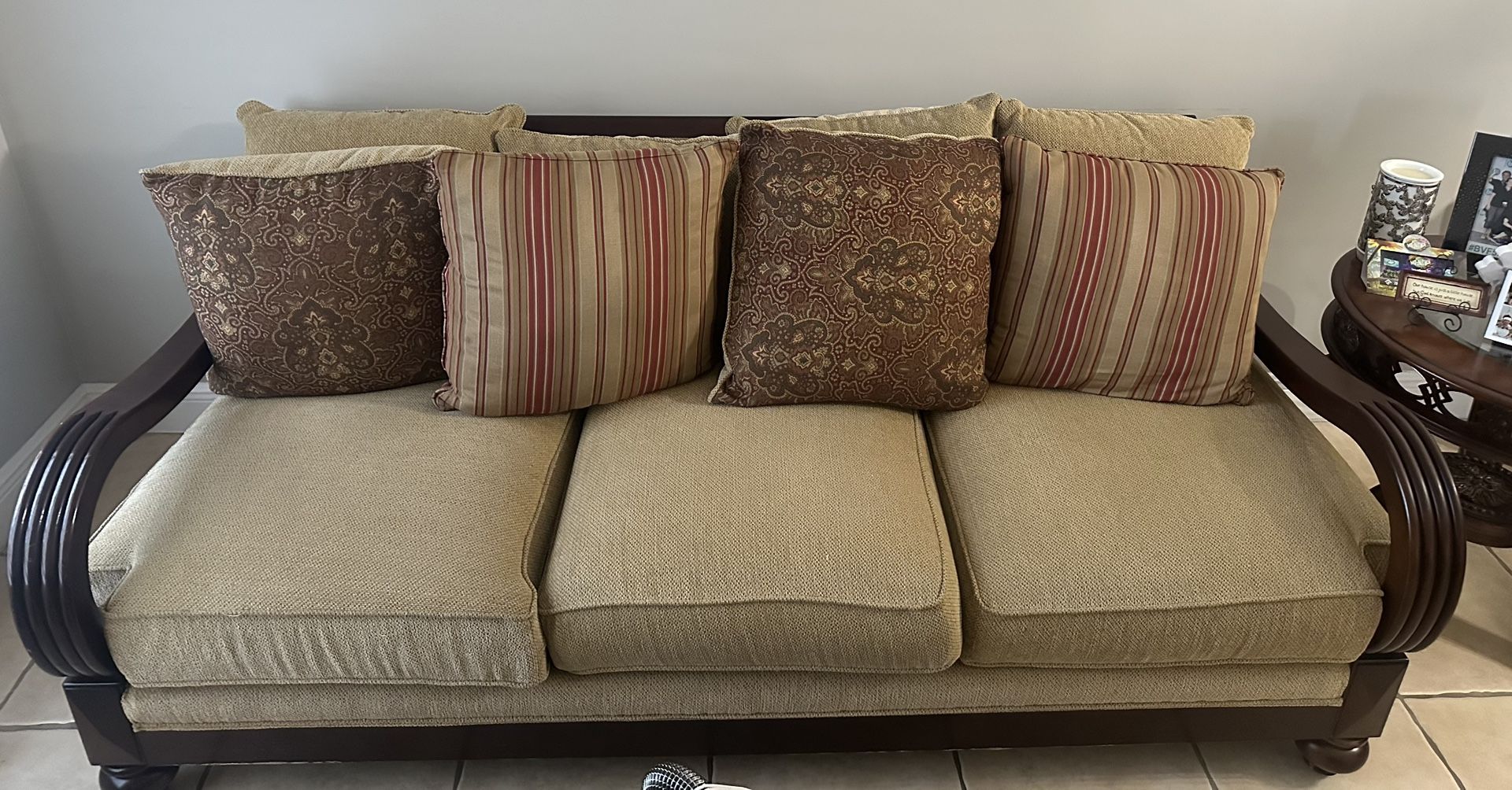 Sofa/ Couch