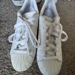White Superstar Adidas 