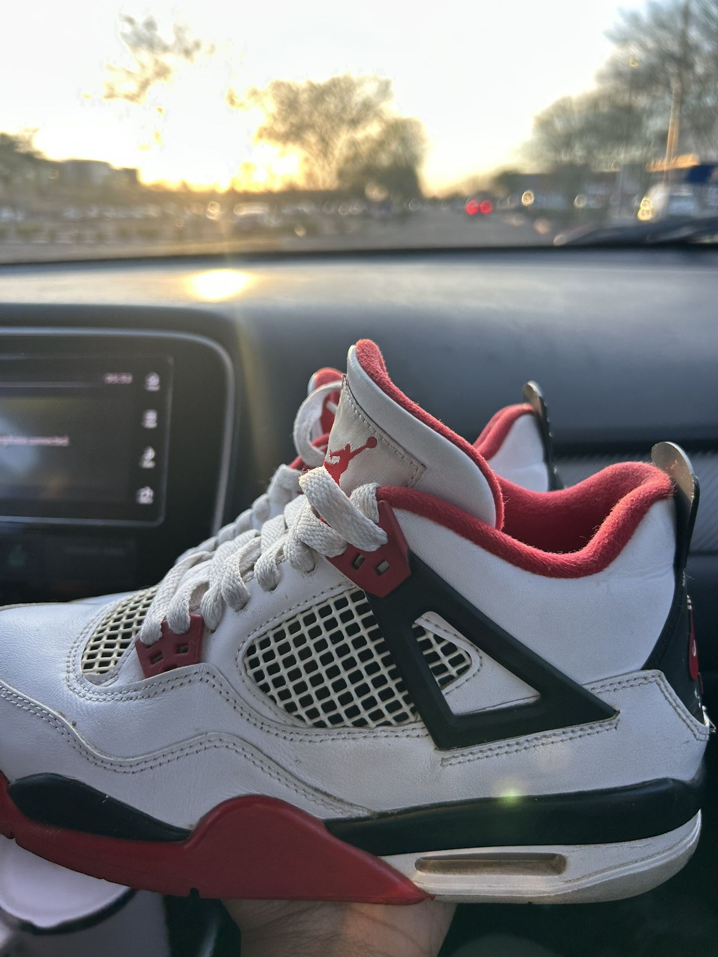 Air Jordan Retro 4s ‘Fire Red’ 2020 7y
