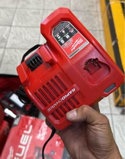 Milwaukee m18 rapid charger