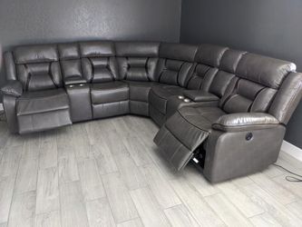 New recliner sectional couch / free delivery