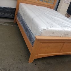 Queen Bed Open Box As Is With Boxpring And Mattress 420