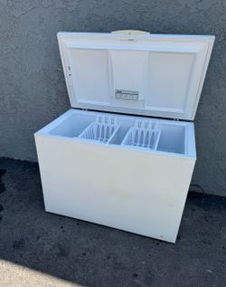 Freezer 15 cubics large household deep chest (free local delivery)