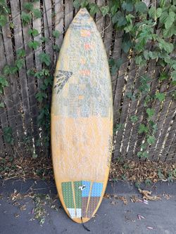 Firewire Dominator Rapidfire Surfboard – 5 Fin Setup with Traction Pad