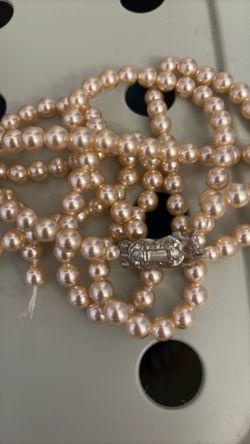 Broken pearls for beads or restring
