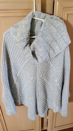 Beautiful silver girls sweater size 7/8