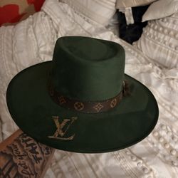 Lv green flat hat