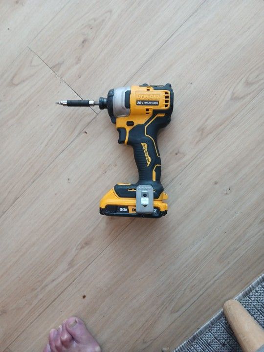 Dewalt Atomic Series. Drill