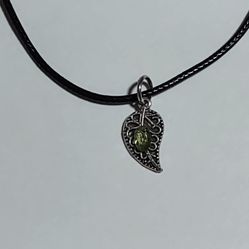 leaf necklace with peridot 