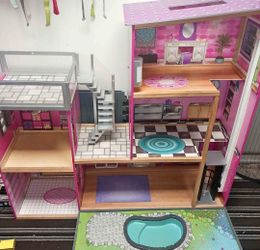 Kid Kraft Dollhouse