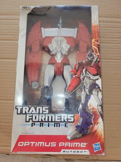 TRANSFORMERS OPTIMUS PRIME AUTOBOT NEW IN BOX