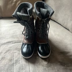Women’s Winter Boots Size 8 