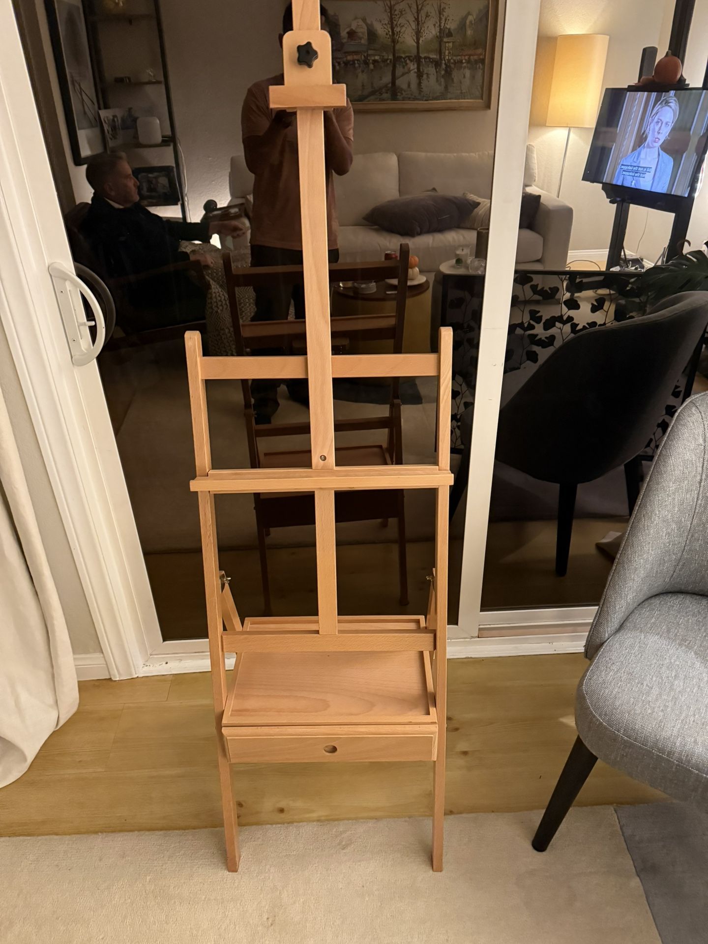 Sell Today- TV Easel stand 