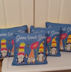 4  Outdoor Throw Pillows