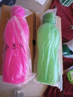 TUPPERWARE  NEW!!