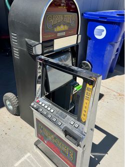 Vintage Game King Multi-Game Slot Machine - Collector's Item