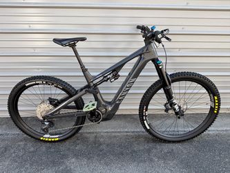 2023 Canyon Spectral:ON CF 8 e-MTB