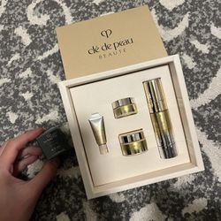 5 Cle De Peau Supreme Collection - Eye Creams Serums