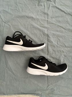 Nike Tanjun Black White Sneakers