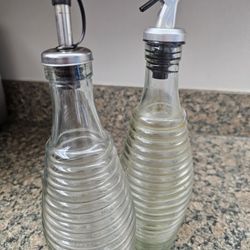 Set Of Kitchen Bottles For Vinager And Oil