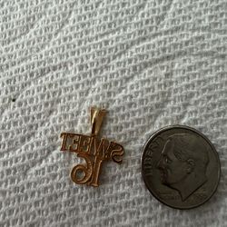 14k yellow gold sweet sixteen charm pendant