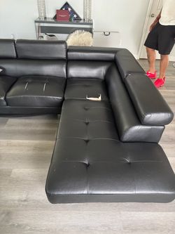 Black Leather Sectional Sofa with Chaise