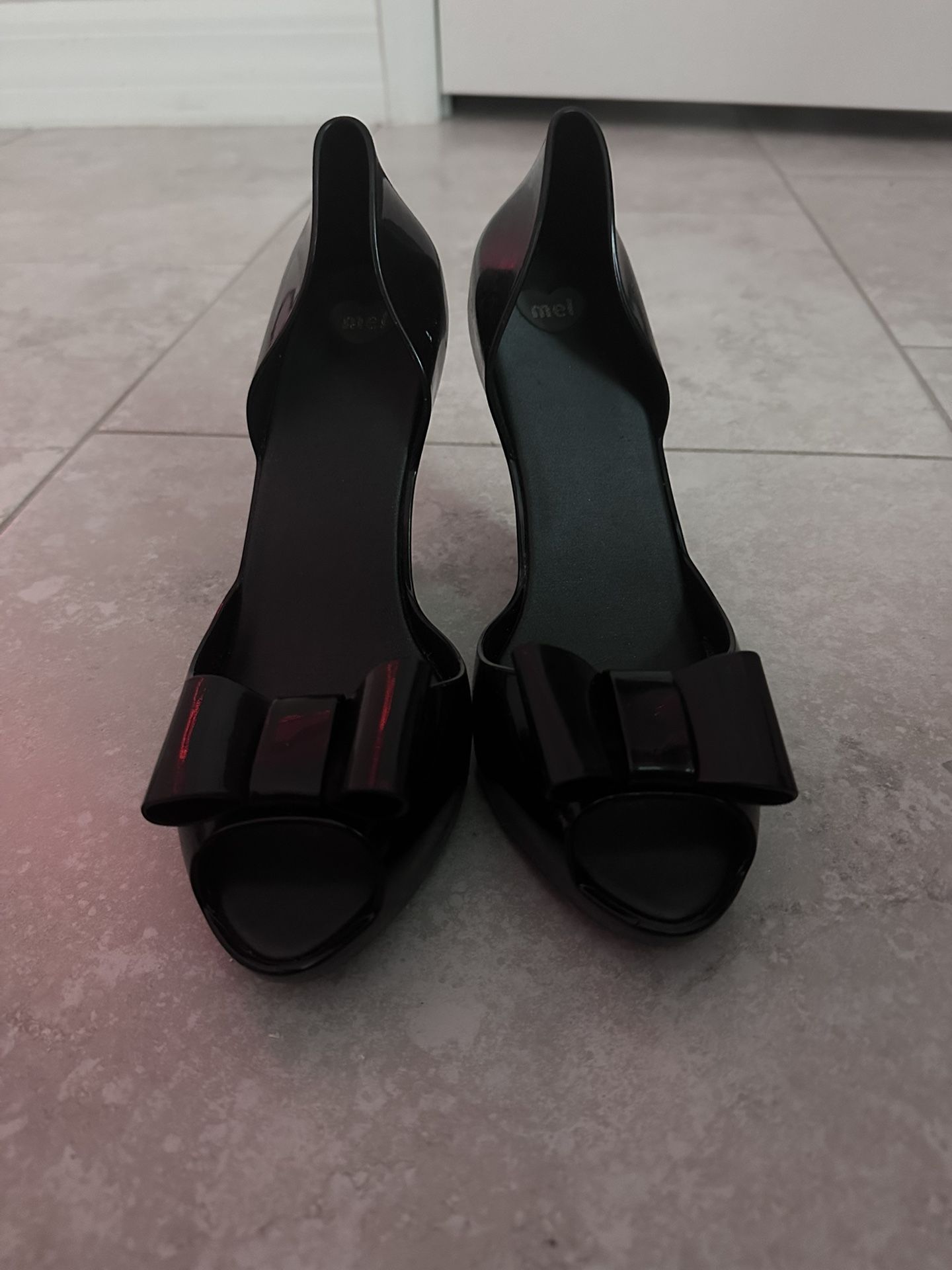 Mel Dreamed by Melissa Women's Chantilly jelly sandal in black #blackheels #mel