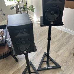 JBL Studio Monitor