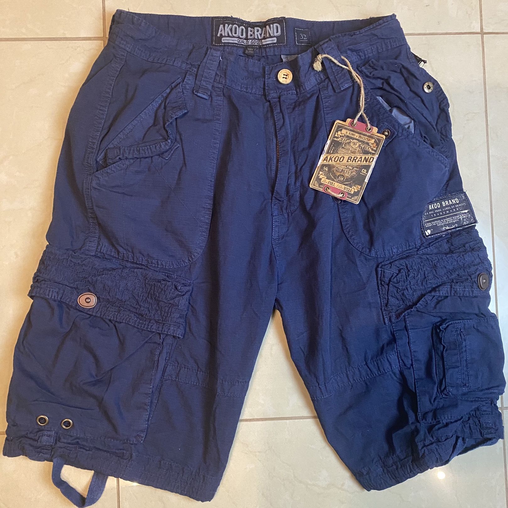 Akoo shorts store