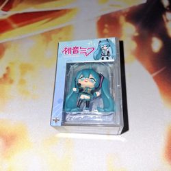ANIME HATSUNE MIKU MICRO FIGURES #540...USED...ADULT OWNED AND KEPT IN A SMOKE FREE HOME...$15 OBO...