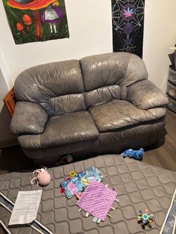 Sofa and loveseat set