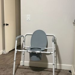Free  bariatric bedside commode up to 300 pounds