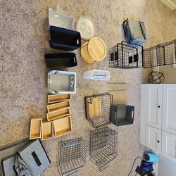 Collection of Organizational Items