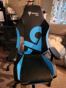 Secret Lab Cloud 9 EVO Gaming Chair (Good Condition)