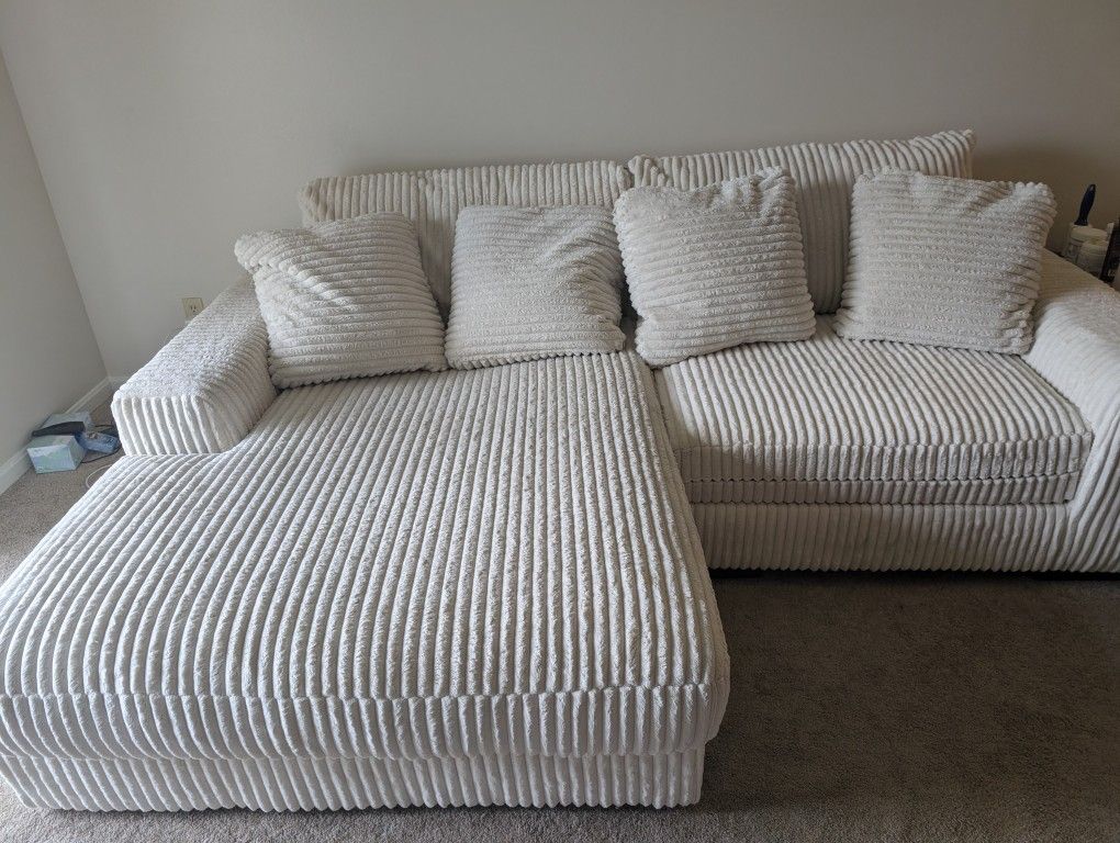 Lindyn 2-Piece Modular Loveseat with Chaise Couch