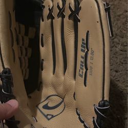 Baseball glove