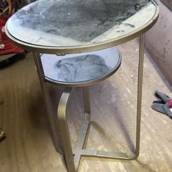 15$ OBO Mesita De Vidrio