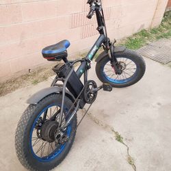 Electric Bike Keys, charger, fully charged. Used to worth $1300!  Im asking for $400!. Or Trade For Switch 2 PS5 Or Cash & trade is 35mph 40miles rang