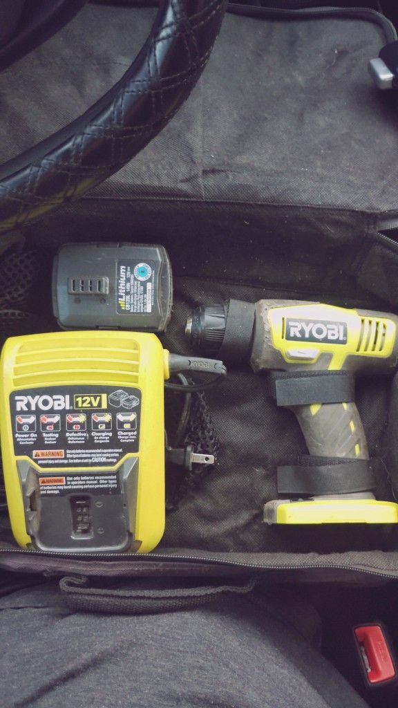 Ryobi 12V Cordless Drill w/Lithium Battery & Charger HJP001