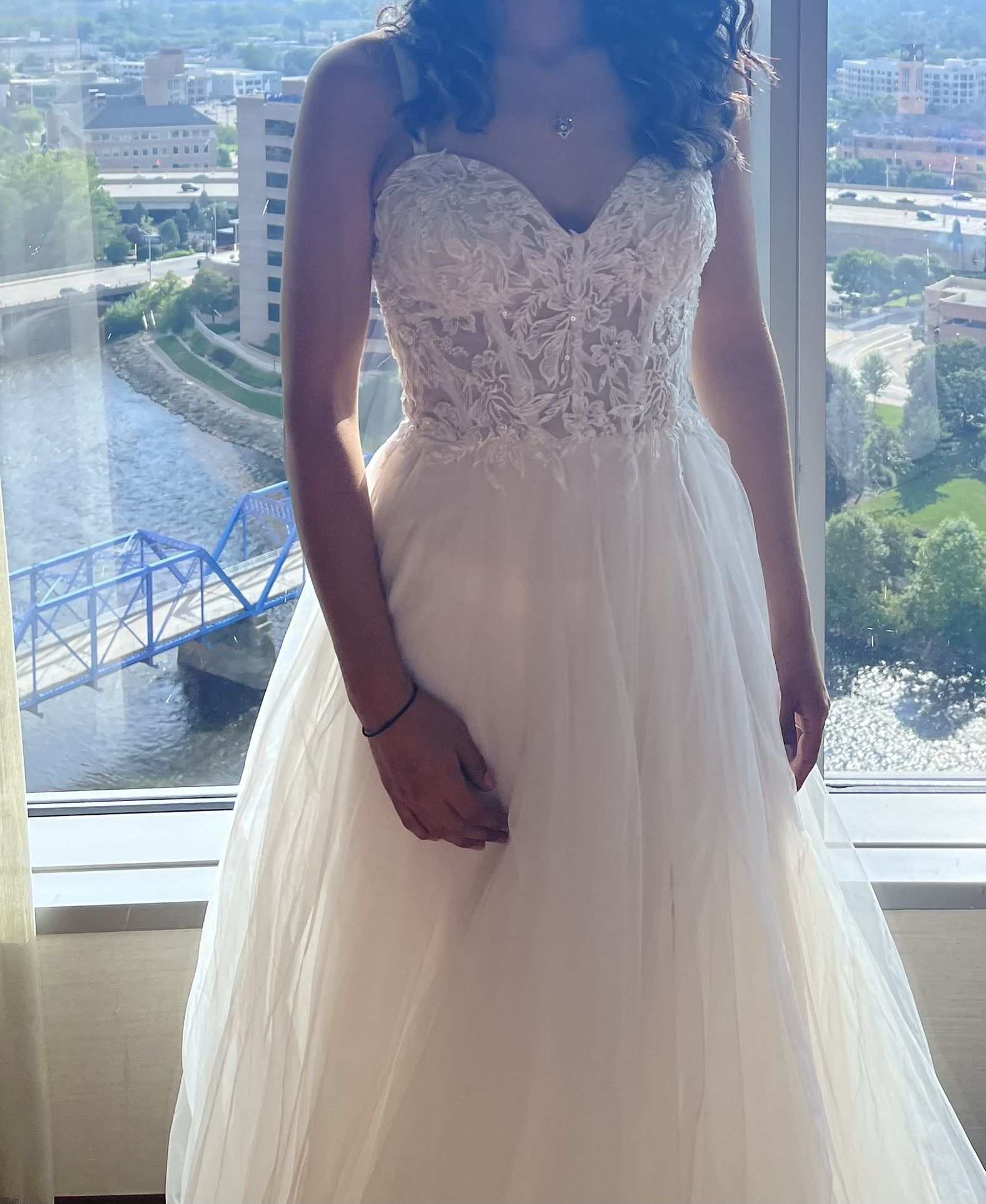 Lightly Used Wedding Dress 2022