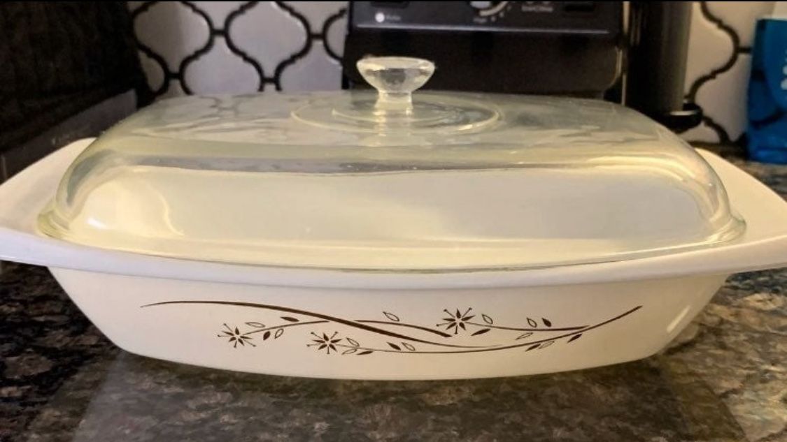 Pyrex #055 Honeysuckle casserole dish