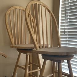 Bar Table And Spinning Bar Stools Wooden - $80 Obo