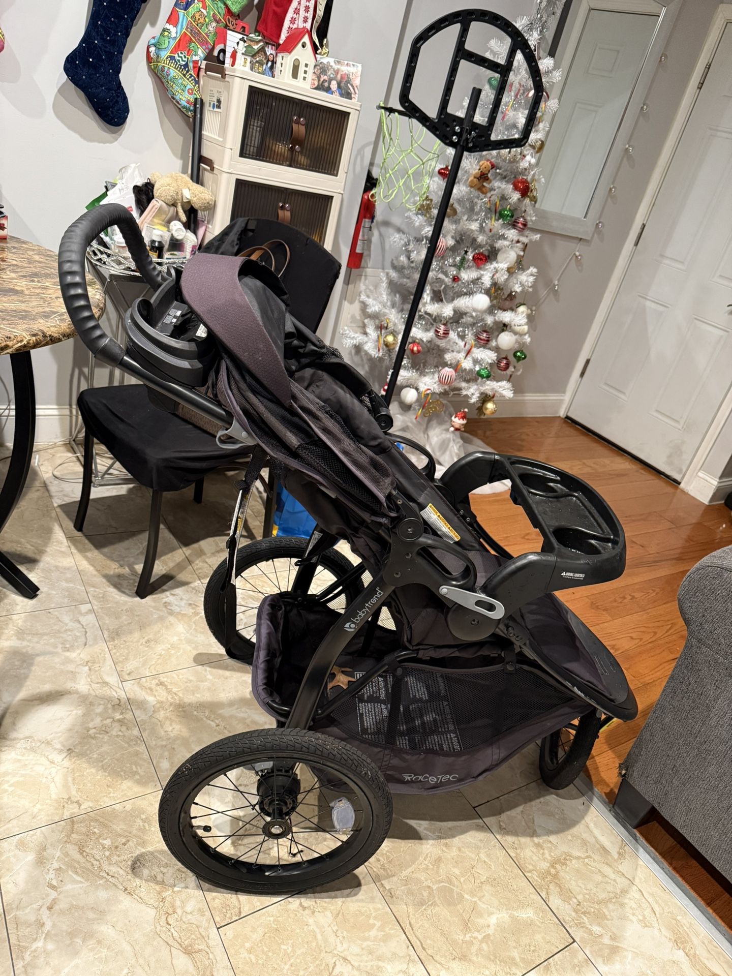 BABY STROLLER FOR SALE ! 