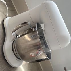 Beautiful by Drew Barrymore 5.3 Qt Stand Mixer – White & Gold 