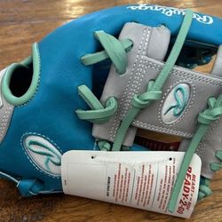 Brand New Rawlings Heart of The Hide ProR204-2TEG
R2G I Web Baseball Glove
Infielders Teal Grey
Size 11.5" 