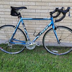 TREK SLR ROAD BIKE 